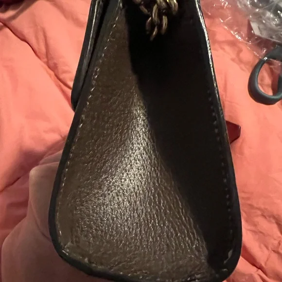 Gucci Padlock Shoulder Bag - Picture 4 of 9